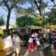 Mobil box Terguling di Haurwangi Cianjur Bermuatan Plastik