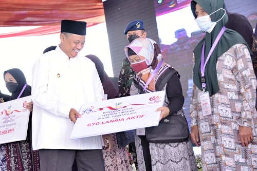 Wagub Jabar dan Menteri Sosial Hadiri Hari Lanjut Usia Nasional di Tasikmalaya