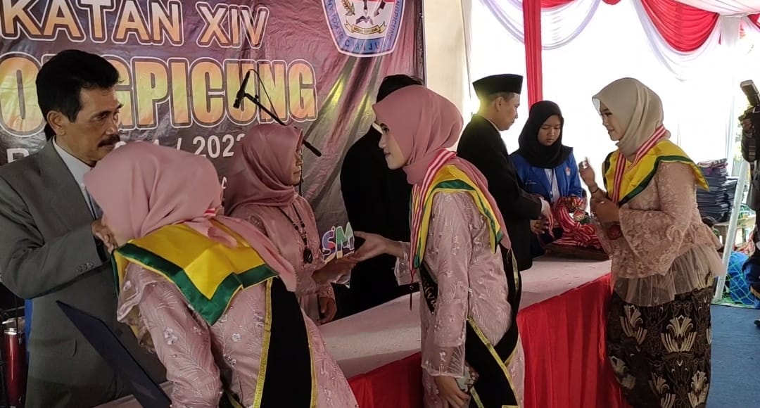 526 Siswa SMKN 1 Bojongpicung Cianjur Angkatan Ke-14 Diwisuda