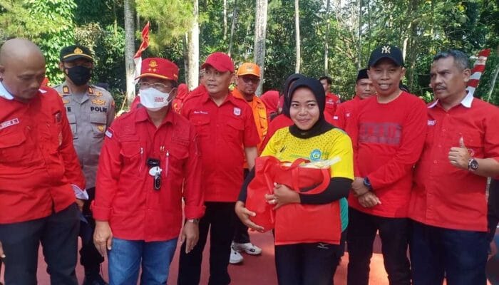 Parade Nusantara Kabupaten Cianjur Apresiasi Desa Manjur