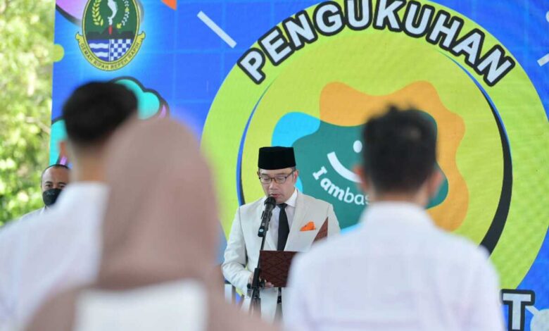 Ridwan Kamil Kukuhkan 108 Duta Pariwisata Jabar