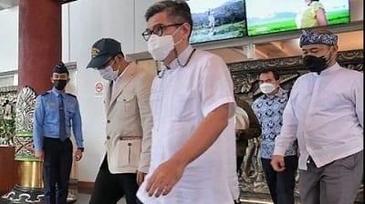 Ridwan Kamil Menangis, Air Mata Tumpah di Pelukan Ibunda 3 Ridwan Kamil Menangis Air Mata Tumpah di Pelukan Ibunda 2