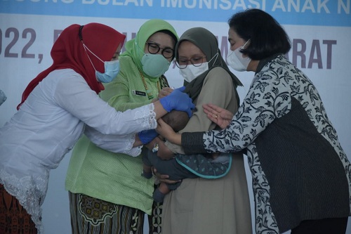 Sekda Jabar Hadiri Puncak Gebyar Pekan Imunisasi Dunia