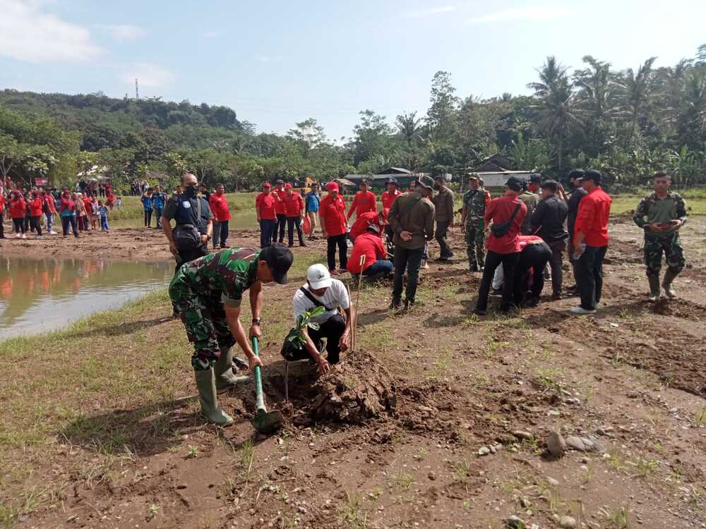 Taman Agro Eduwisata Disambangi Desa Manjur