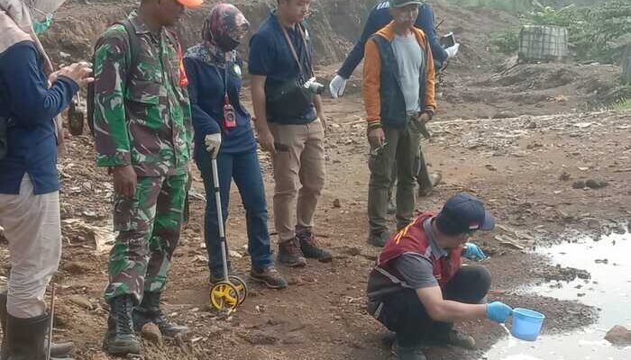 Tim Gabungan Sidak Lokasi yang Diduga Pembuangan Limbah B3