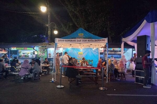 104 PKL Cikapundung Barat Gelar Cikbar Manis