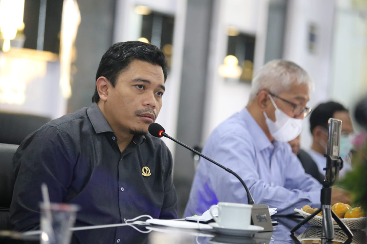 Anggota Badan Anggaran DPRD Provinsi Jawa Barat. R. Yunandar R. Eka Perwira