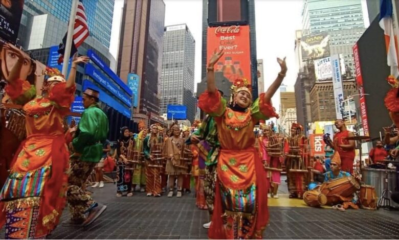 Flash Mob Angklung Jabar Memukau di Amerika