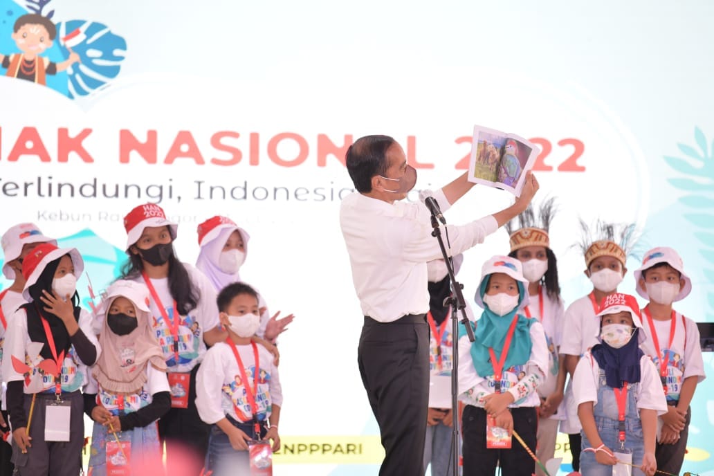 HAN 2022, Emil dan Anak-anak Terhibur Sulap Jokowi