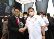 Hengky Kurniawan Mendapat Penghargaan dari DEKOPIN