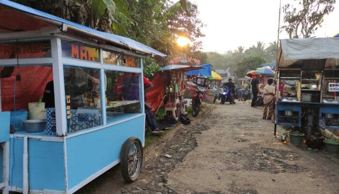 MDTA Sirojul Athfal Samenan, Pedagang Ketiban Berkah