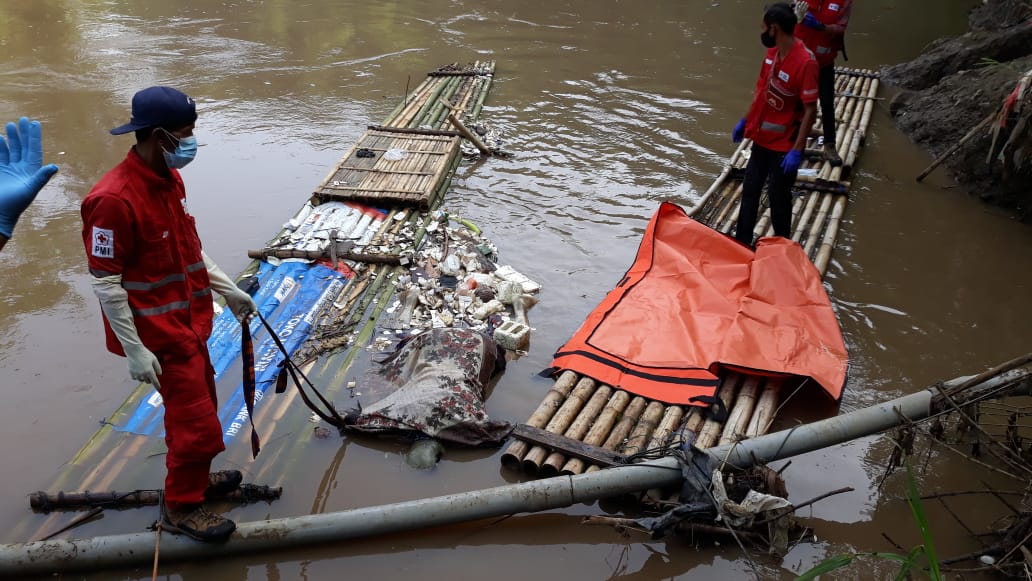 Mayat Tanpa Identitas Ditemukan Warga di Sungai Cisokan