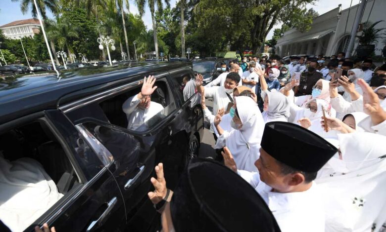 Ridwan Kamil Berangkat ke Tanah Suci Hari Ini