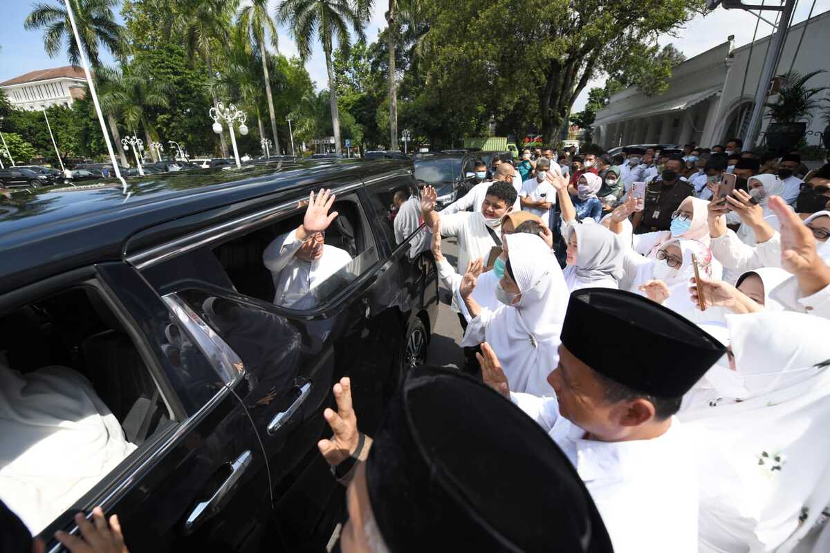Ridwan Kamil Berangkat ke Tanah Suci Hari Ini