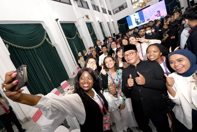 Ridwan Kamil KAA 1955 Simbol Semangat Anak Muda