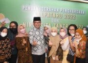Ridwan Kamil Terima Penghargaan Nirwasita Tantra