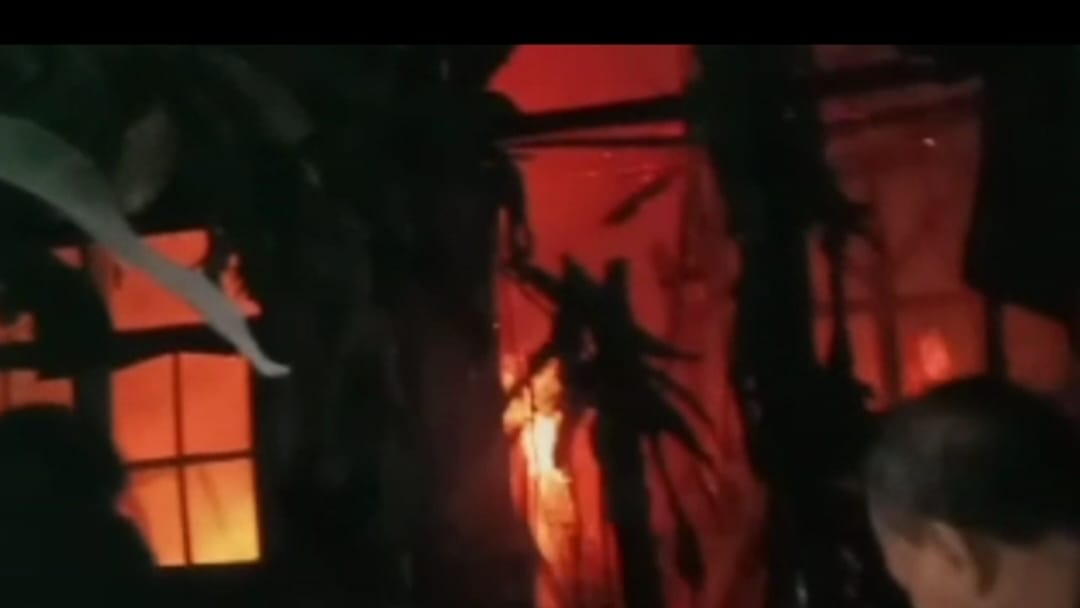 Rumah Nenek Empat Fatimah di Cianjur Hangus Terbakar