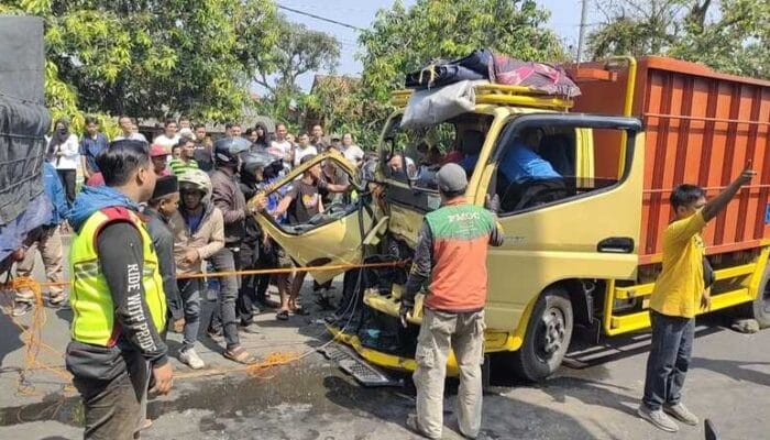 Tabrakan di Ciranjang Libatkan Truk vs Tangki Pertamina