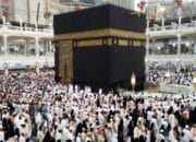Tahlil untuk Eril Bergema di Depan Ka’bah