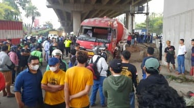 Kecelakaan Maut Cibubur, Truk Pertamina Tabrak Beruntun