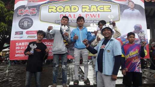 300 Pembalap Ikuti Road Race Piala PWI Cianjur 3 300 Pembalap Ikuti Road Race Piala PWI Cianjur