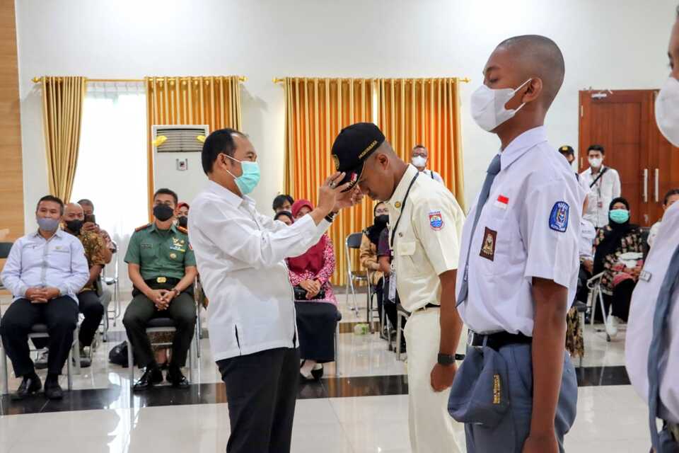 35 Paskibraka Kota Cimahi Berlatih Kibarkan Merah Putih