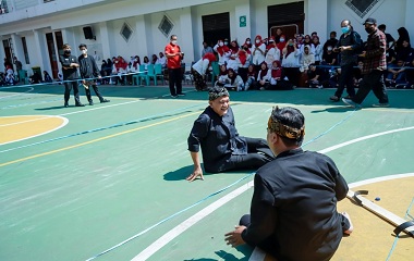 Kadisdik Jabar Meriahkan 17 Agustus di SMKN 15 Bandung