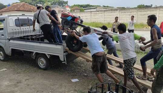 Para Petani Cianjur Penasaran Jumlah Bantuan Traktor