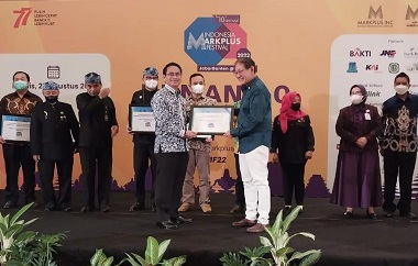 Pemkot Cimahi Raih Penghargaan Public Service Of The Year
