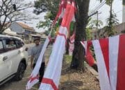 Penjual Bendera Merah Putih Masih Sepi Omset