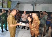 Saepudin Serahkan Seluruh Aset Desa Sukarahaja