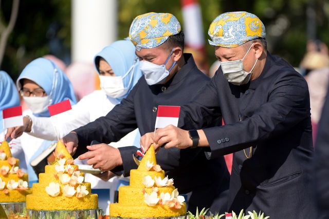 Tumpeng 77 Wujud Syukur Prestasi Jawa Barat