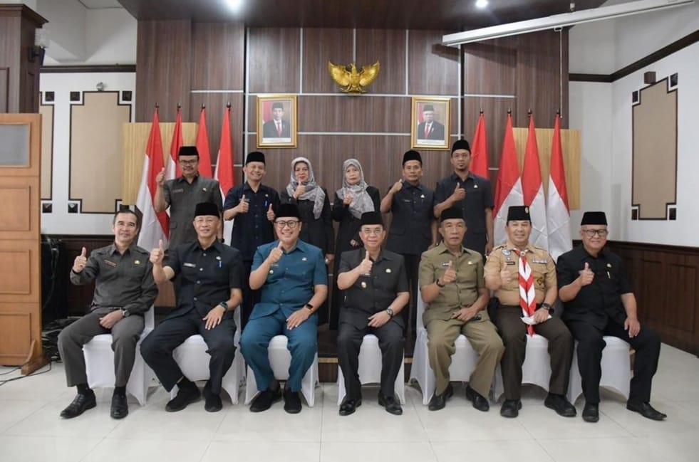 Walikota Sukabumi Melantik 6 Pengawas Sekolah