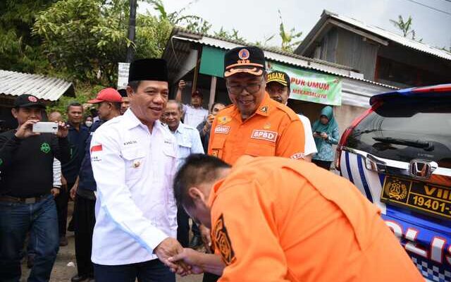 Bupati Bandung Tinjau Lokasi Bencana Cimenyan