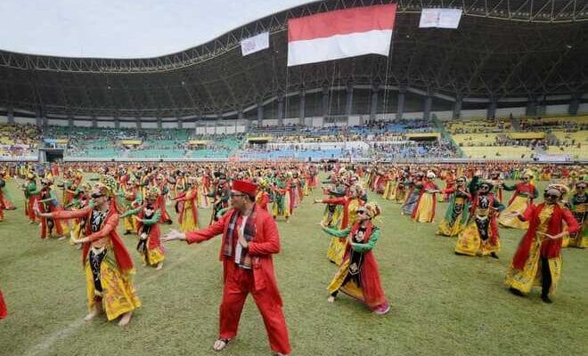 Emil Menari Ronggeng Bersama 3.000 Penari di PNBK