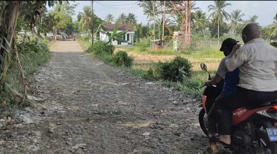 Jalan Palalanggon di Cianjur Rusak Belum Disentuh Perbaikan