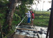 Jembatan Gantung Cigembong di Cianjur Perlu Renovasi