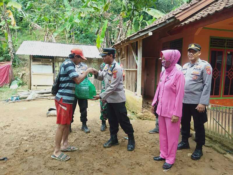 Kapolsek Bojongpicung Tinjau Longsor Sukarama