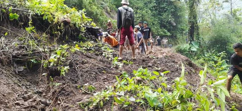 Longsor di Desa Sukarama Cianjur Timpa 1 Rumah