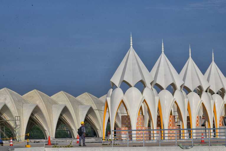 Masjid Raya Al-Jabbar Tak Lama Lagi Rampung