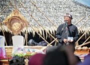 Pak Uu Mengajak Ngamumule Adat Sunda