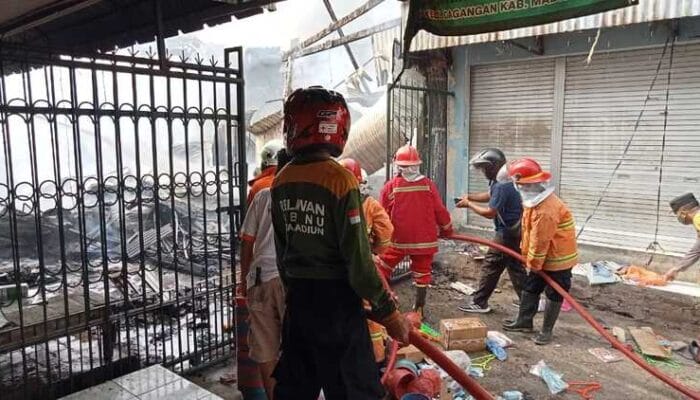 Pasar Dungus Madiun Terbakar, Puluhan Kios Hangus