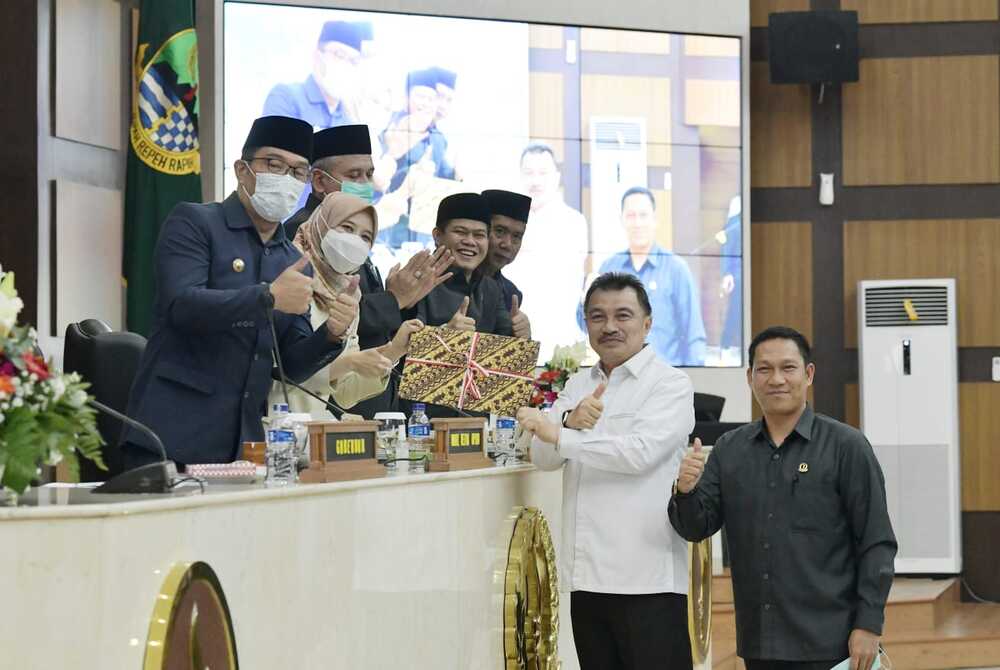 Ridwan Kamil Teken Nota Perubahan KUA-PPAS 2022