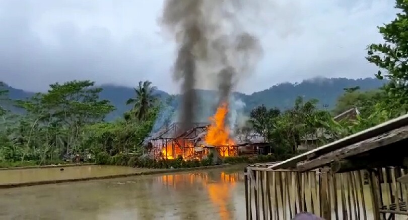 Rumah Maksum di Taggeung Cianjur Kebakaran