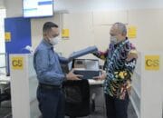 Sekda Jabar Berikan Hadiah Pada Pelanggan bank bjb Batam