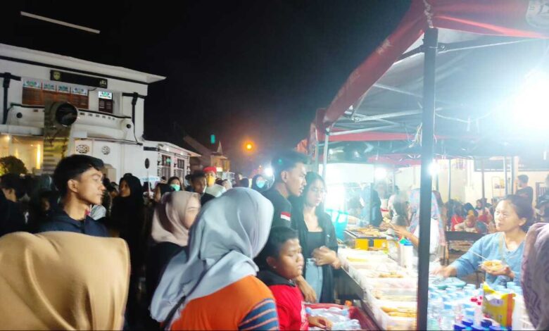 Wisata Kuliner Malam di Purwakarta Temani Akhir Pekan