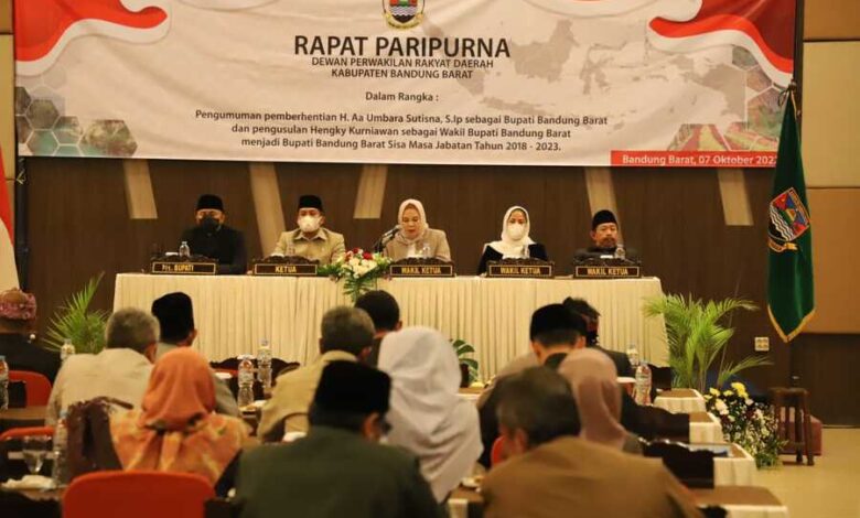 DPRD Bandung Barat Umumkan Pemberhentian Bupati Aa Umbara