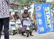 Hari Batik Nasional Uu Ruzhanul Naik Vespa Pakai Batik