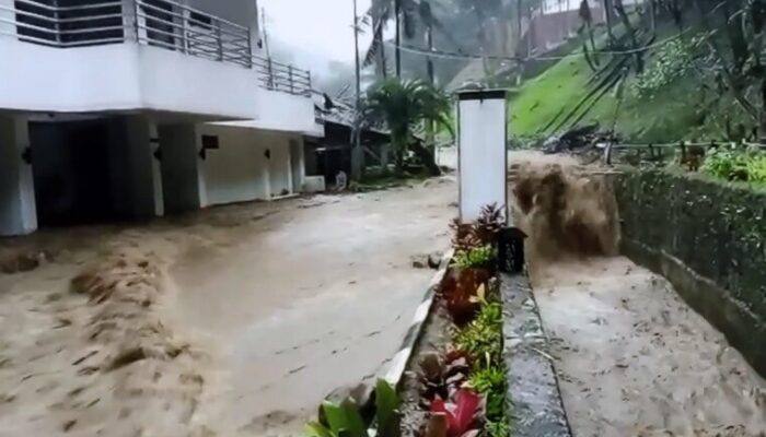 Hotel Lembah Permata Resort Dihantam Banjir Bandang