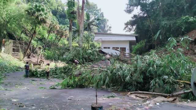 Hotel Lembah Permata Resort Dihantam Banjir, Tamu Berhamburan